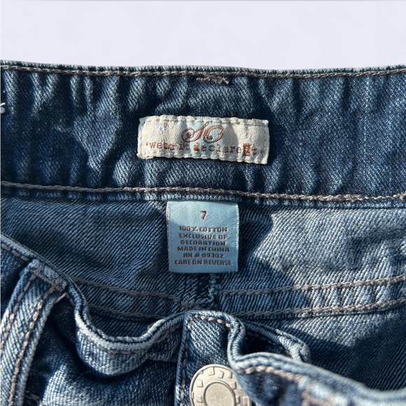 So Wear It Declare It distressed denim mini skirt - Picture 3 of 5